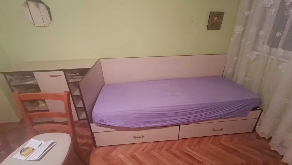 Мебели, маса, гардероб