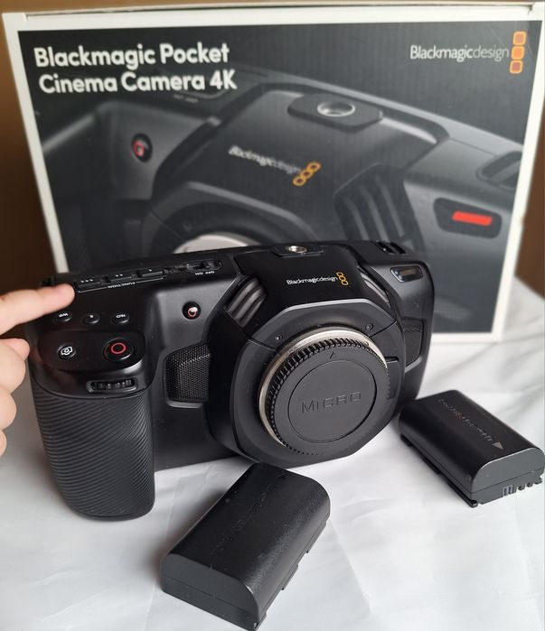 Кинокамера полупрофессиональная