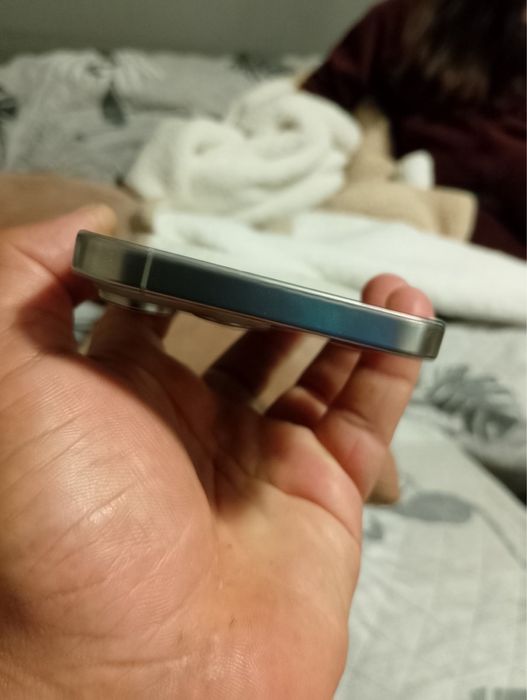 iphone 16pro max Natural Titaniun