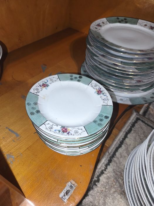 Set de farfurii 12 persoane din porcelan