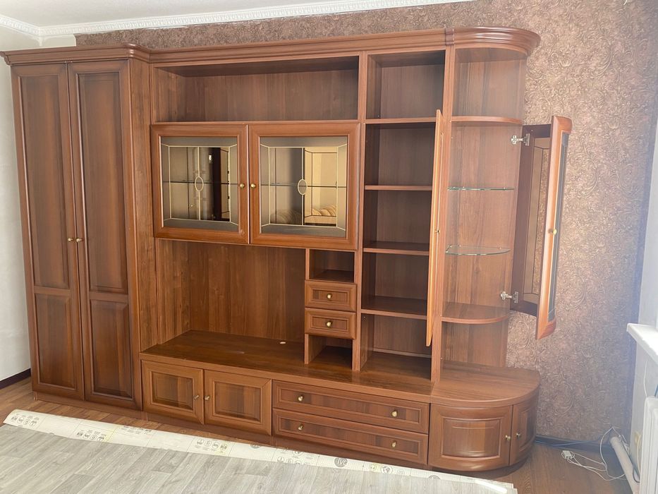 Продам Шкаф в гостиную