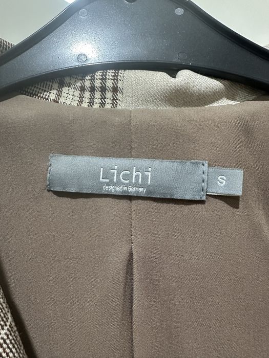 Короткий пиджак от Lichi