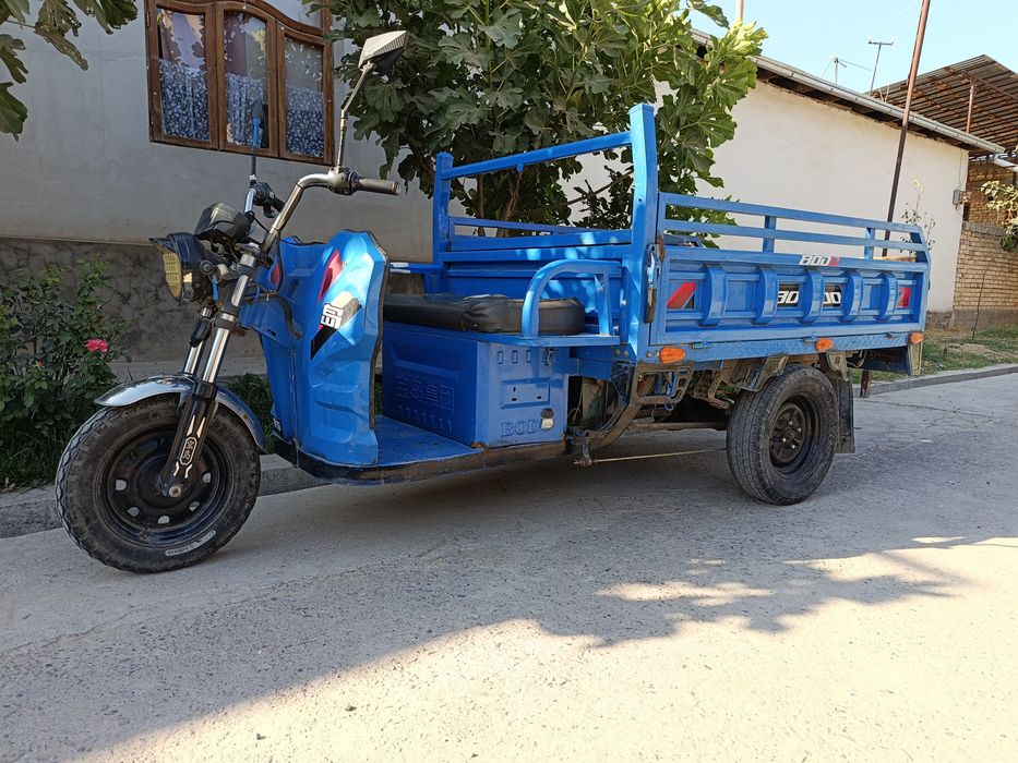 Elektro skuter sotiladi srochna