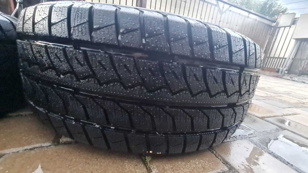 Vand set 4 jante aluminiu - 17"+cauciucuri iarna noi 225/55/17 - RAV4