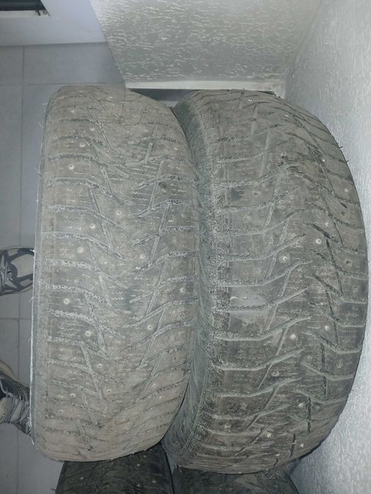 Продам зимнюю резину 185.    60.      15