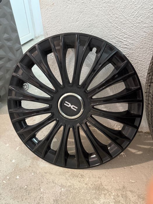 Продавам комплект гуми с джанти 16