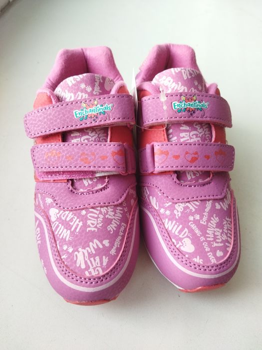 Кроссовки на девочку