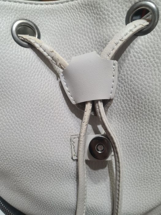 Дамска  раница .