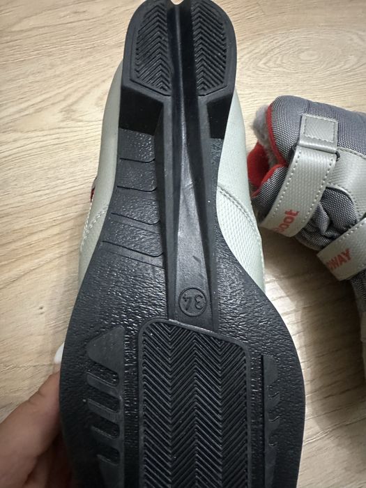 Продам ботинки для лыж