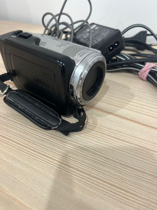 Продам видеокамеру