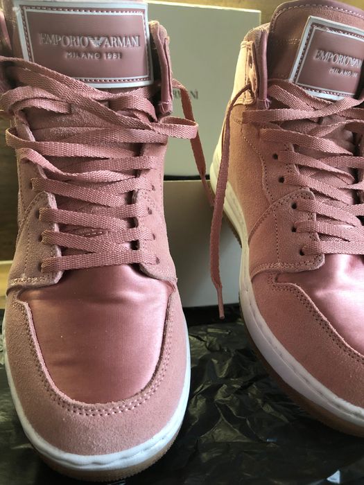 Продавам сникърси Emporio Armani