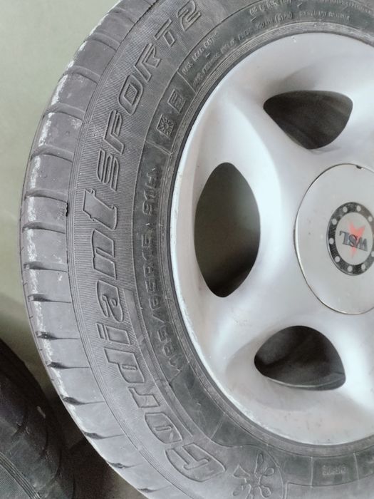 Продам диски литые с резиной Ауди