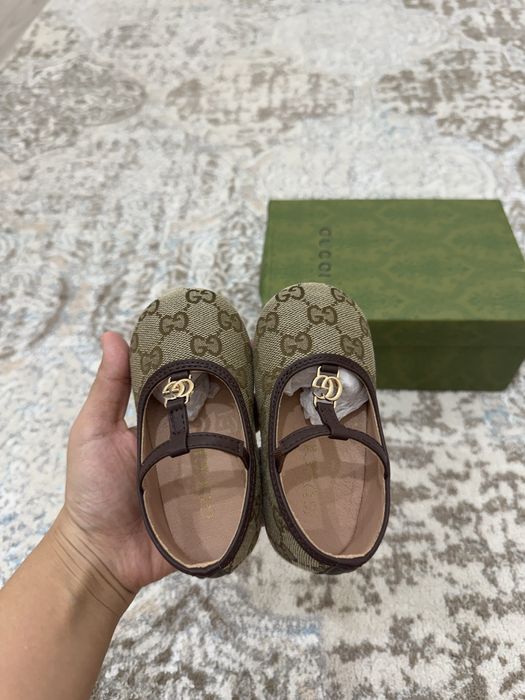 продам малышковые балетки gucci