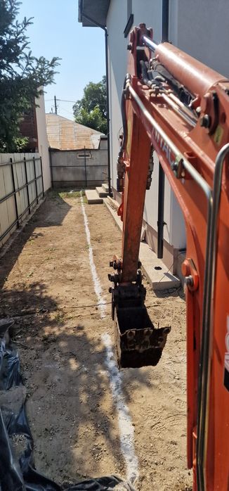 Miniexcavator de inchiriat