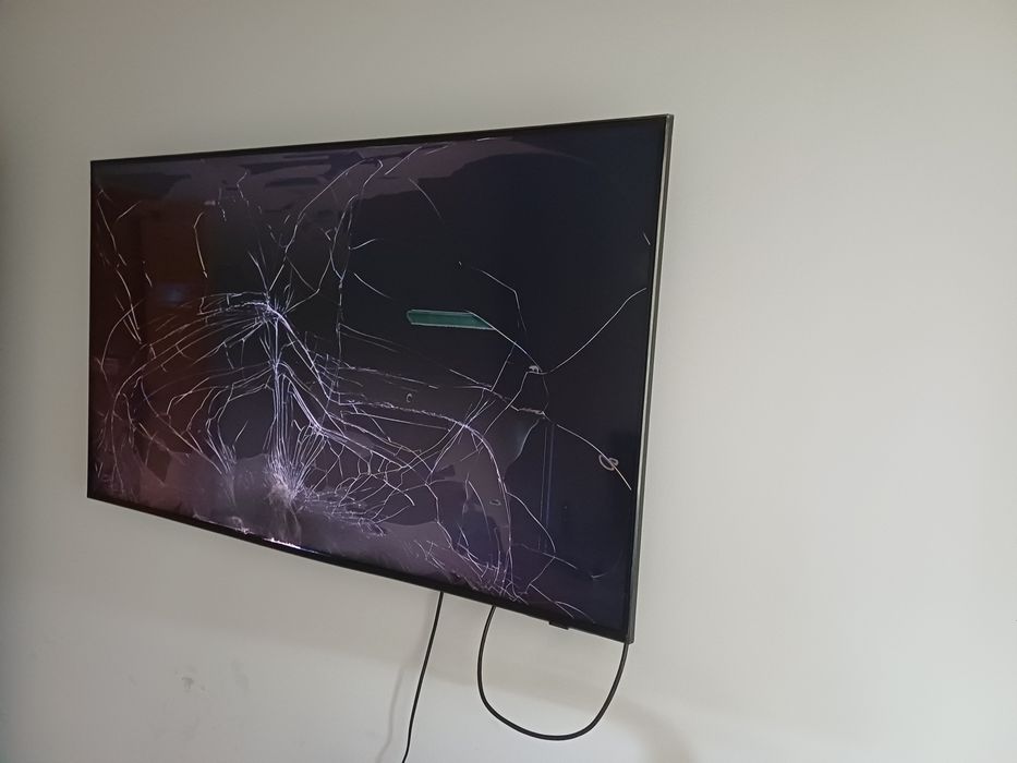 Samsung 50" UE50DU7102UXH – за части или ремонт