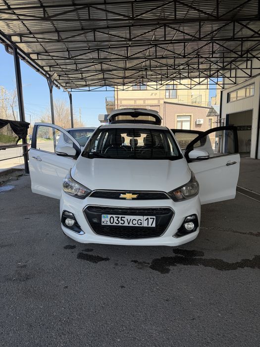 Продам машину спарк