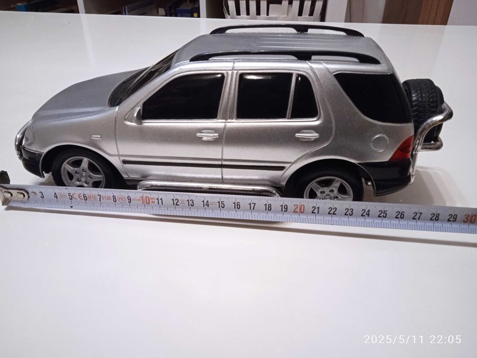 Джип голям Dickie, стара количка от соц време и 2 бр. малки камиончета