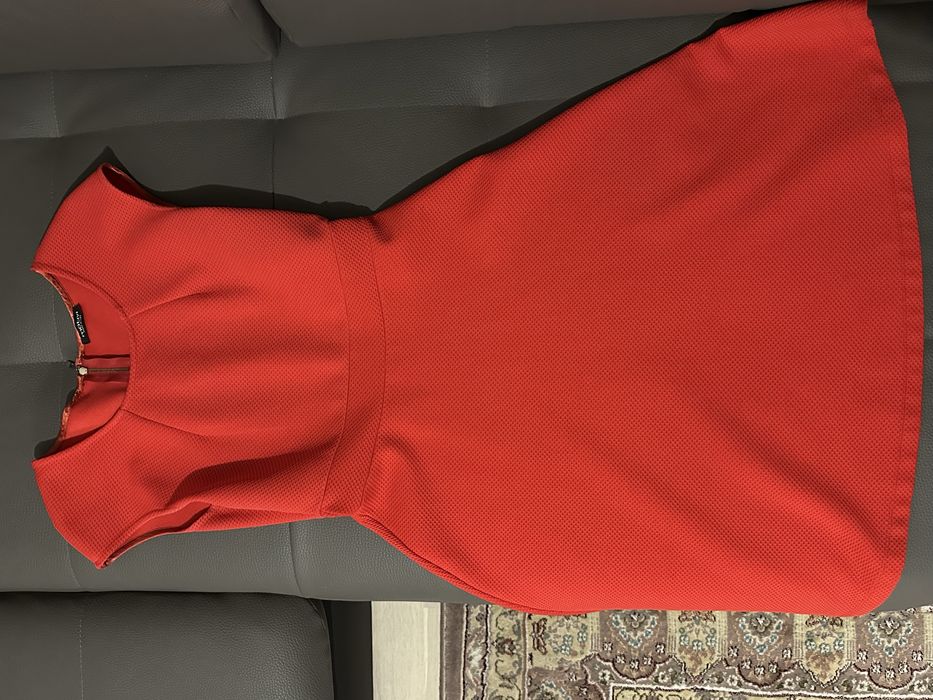 Красное платье от Motivi