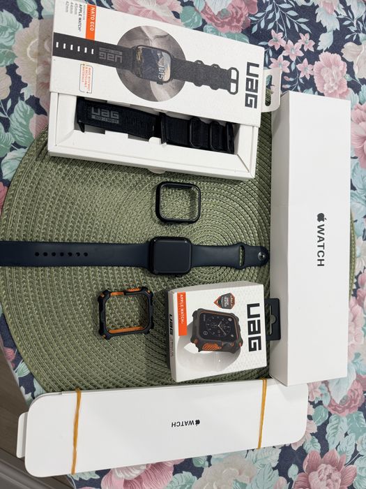 Vând/Schimb Apple Watch SE 2 negru/carcasa aluminiu 44 mm cu accesorii