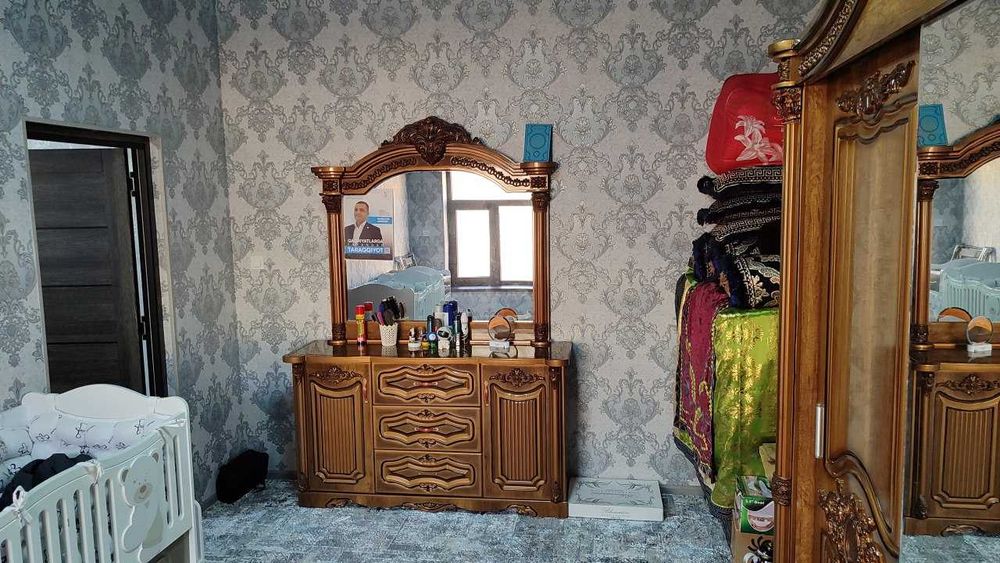 Hovli sotiladi Munis to'yxona tomonda arzon narxda