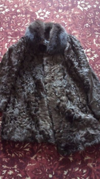 Продам шубу каракульча