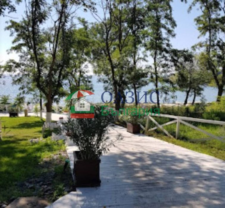 Апартамент с 1 спалня на първа линия море в нов комплекс "Лазурен бряг", Черноморец, 93.55 кв.м,