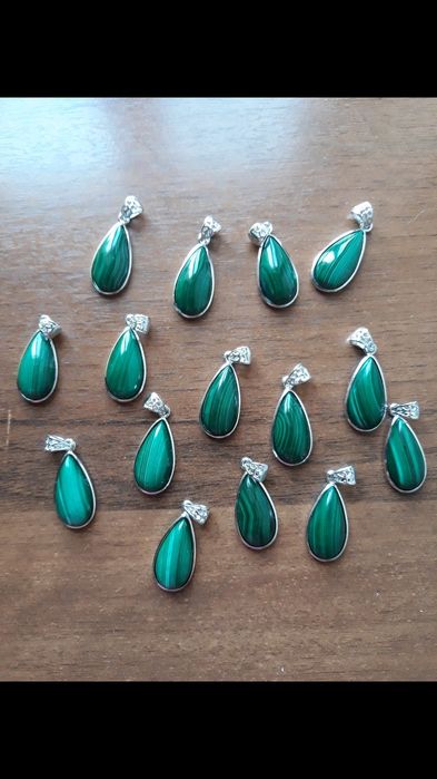 Продам кулоны  натуральный малахит