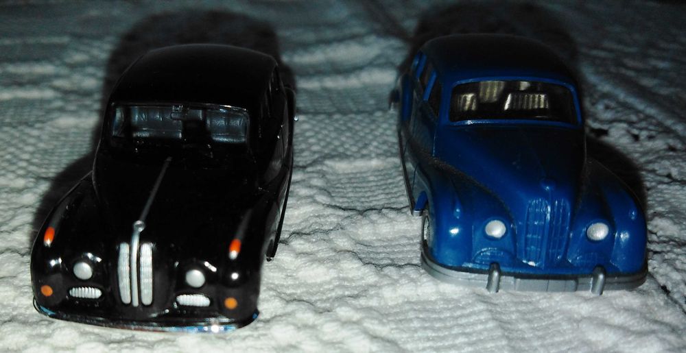 Vand machete autoturisme BMW modele vechi, scara 1:87, Wiking, Herpa