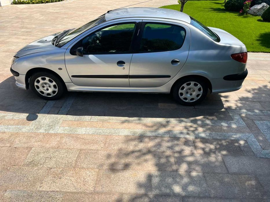 АВТОМОБИЛ Peugeot 206
