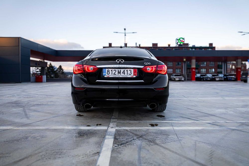 2015 INFINITI Q50 3.7 RWD