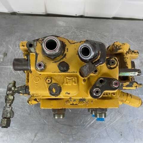 Distribuitor CATERPILLAR 930G -Piese de schimb CATERPILLAR