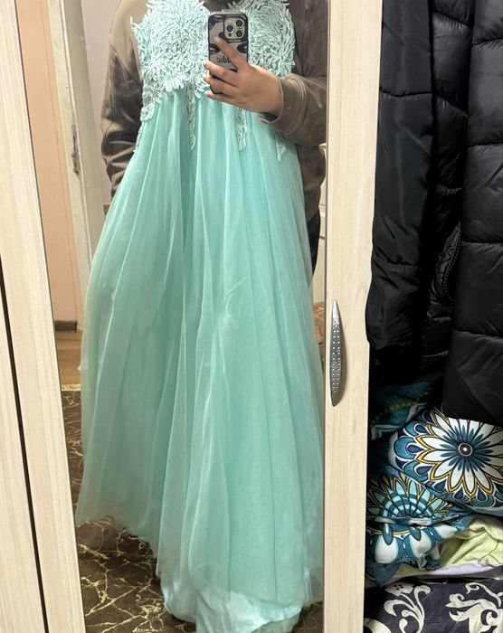 Небесно синя рокля