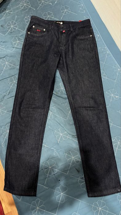 джинсы сатылады KITON