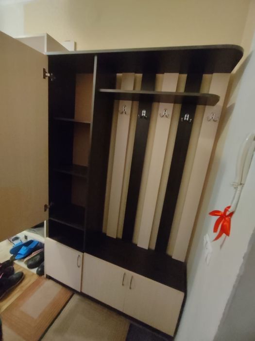 Продам прихожую шкаф