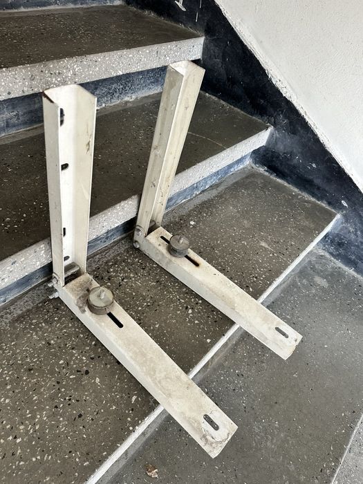 Стойка за климатик дебела стомана