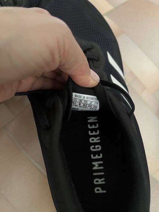 Продам мужские кроссовки оригинал