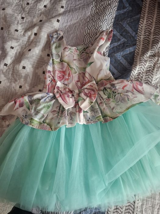 Дрешки за момиче