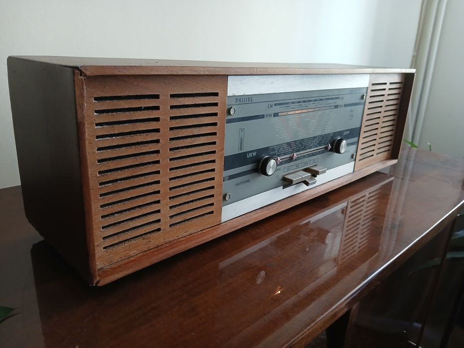 Radio cu lămpi Philips Adagio 03RB 363,anii 1965-1967.