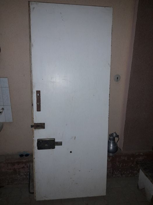 Продаётся железная дверь