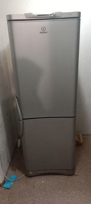 Продам холодильник