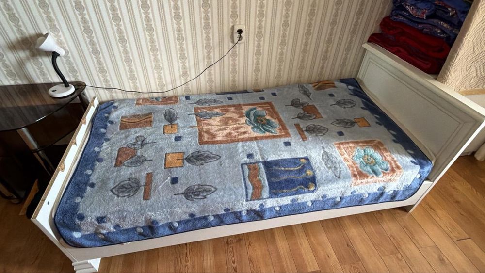 Кровать с матрасом в подарок