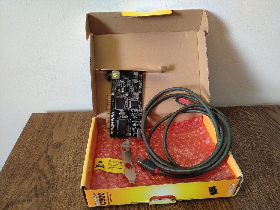 Placă de captură analog și digitală VideoMate C500