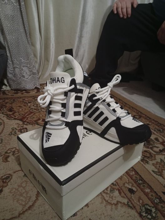 Продам кросовки новые