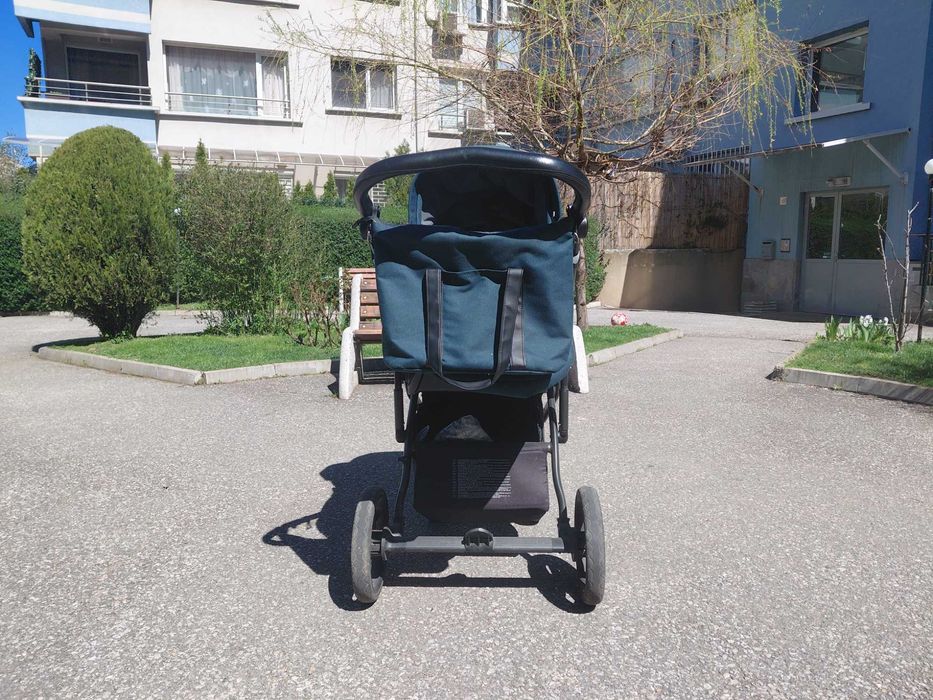 Напълно функционална бебешка количка