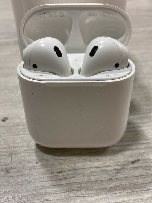 Безжични слушалки Apple AirPods 2 gen