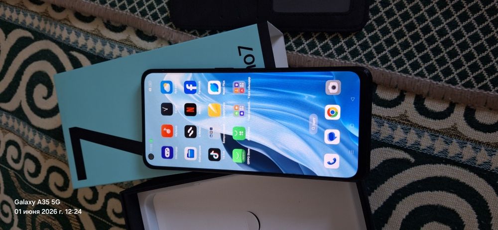 OPPO Reno7 б/у ,как новый