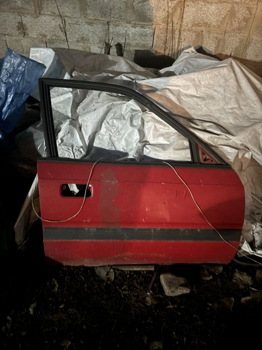 Мазда 626 дверьь