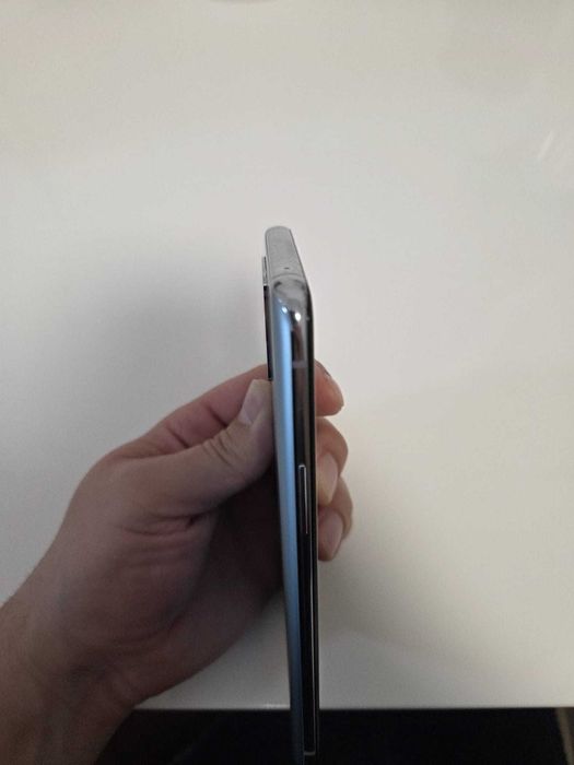 OnePlus 8T – 8GB RAM / 128GB – Liber la rețea – Stare foarte buna