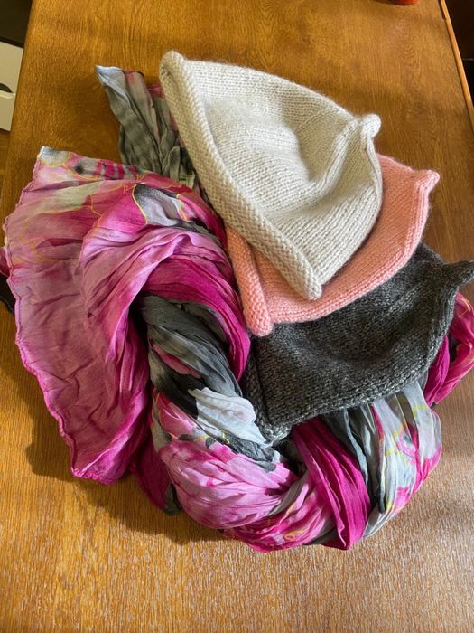 Продам вязаные шапочки