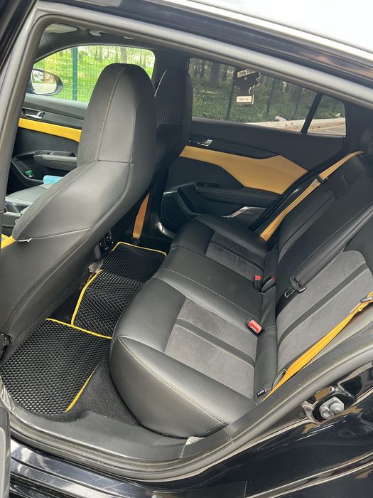 Срочна Сотилади Спорт кар